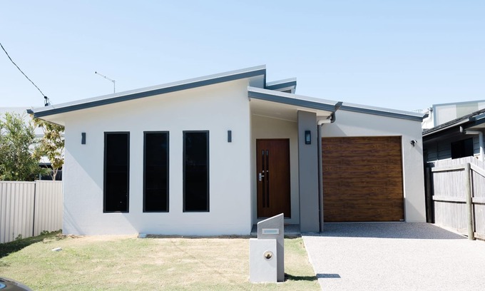 West Mackay House | New Home close to Airport,hospital, Coles & Resto