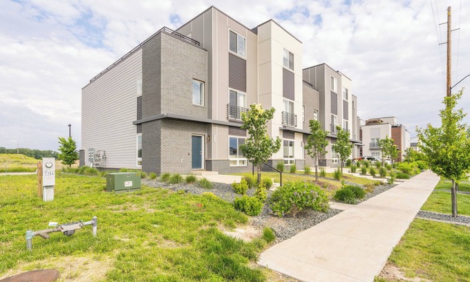 Downtown Des Moines House | NEW home located downtown!Family-friendly, walkable to coffee shops, restaurants