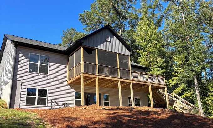Jacksons' Gap House | New House on Lake Martin – Peaceful Creekside-Pet Friendly-Fishing-Auburn