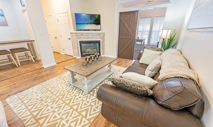 Vaught Condo | NEW! Large 2BR | Savannah Shores | Pool|Pickleball