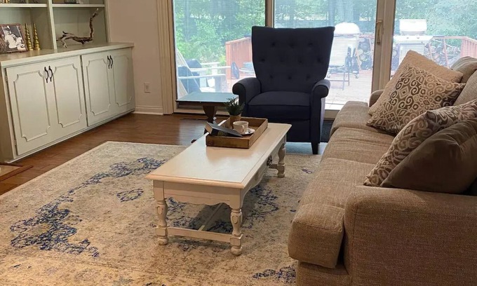 Midland House | NEW! Large Family Home; Prime Location