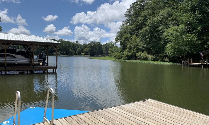 Northport House | New listing! Bright and airy waterfront home on Lake Tuscaloosa