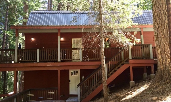 Glencoe House | NEW LISTING! Buddy's Barn-An Oasis in the Woods