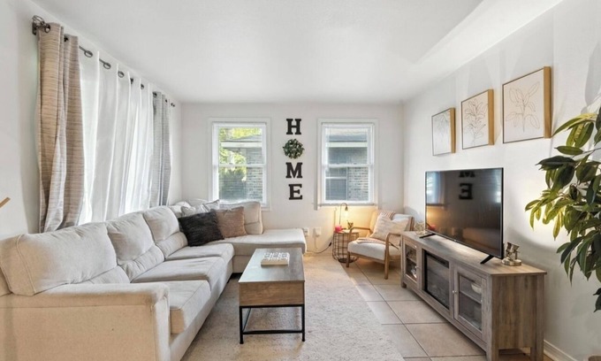 Slidell House | NEW LISTING! Completely renovated modern farmhouse w/3bdr.