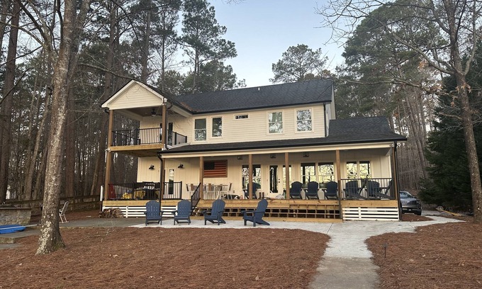 Lake Oconee House | NEW LISTING! Lakefront w/Private dock and outdoor oasis! Brand New Interior!