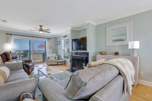 Saint Helena Island House | New Listing! Marsh & Harbor Island Views in a Wildlife Sanctuary