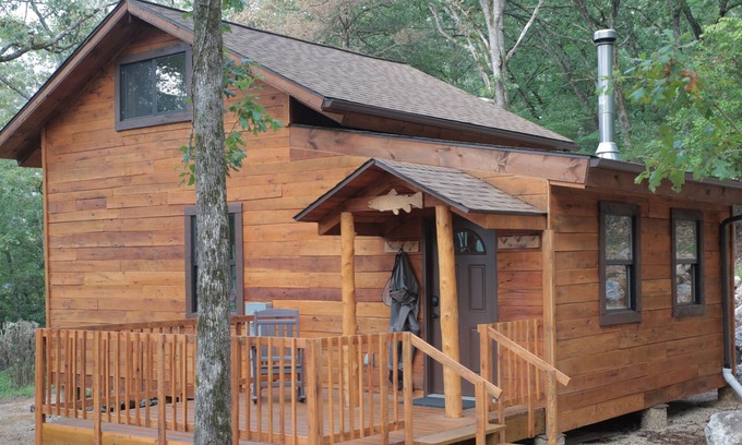 Cotter Cabin | New Listing Quiet Secluded Cabin One Mile from Wildcat Shoals Public Access