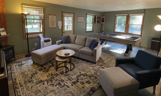 Mauston Cabin | New Listing Special Pool Table, Dart Board, Sleep 6, Near Castle Rock Lake/Dells