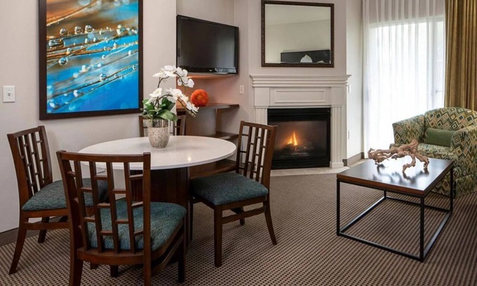 Las Vegas Resort | NEW LISTING! Tahiti Resort 2 Pools HOT TUB Wi-Fi FREE STRIP SHUTTLE Fitness Ctr