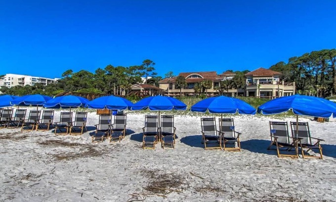 Night Heron Condo | New Listing 2 BR Night Heron Close to Beach w Lagoon Views Sleeps 6 King 4 Twins