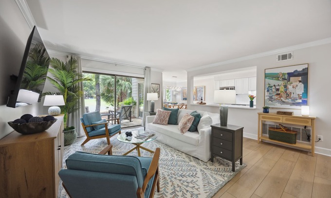 Sea Pines Condo | New Listing Updated Luxury 2 BR Racquet Club near Harbourtown Bikes Included