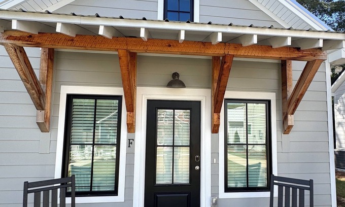 Auburn Cottage | New Luxury 1BR Cottage in Downtown Auburn!