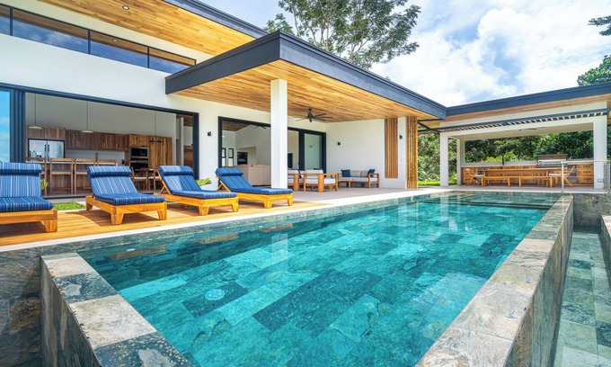 Tres Rios House | NEW! Luxury-4 Suites-Private pool-Ocean views-