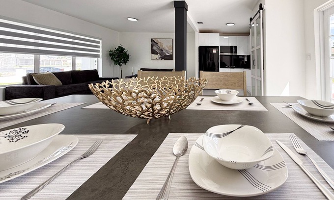 Miami Gardens Villa | NEW Luxury 5BR Villa Private Pool BBQ Game Room