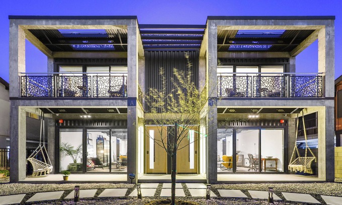 Eastside House | NEW Luxury Concrete Home: Minutes from the Beach