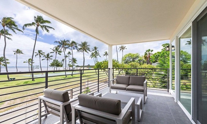 Portlock House | NEW! Makai Manor - AC, Hot Tub, Views!