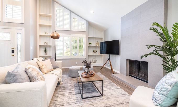 Foster City House | New! Modern & Sleek 4BR home w/high ceilings