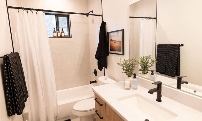 Island Park Apartment | NEW Mountain Modern Cabin (Unit 4)