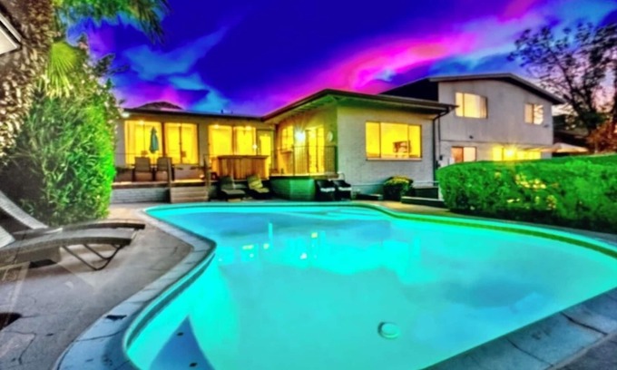 Paradise Valley Village House | NEW!Oasis Overlook 8 Bdr,7 Ba,Pool,Hot tub,Putt Grn