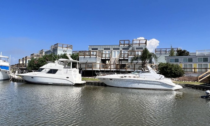 Ponchartrain Park Apartment | New Orleans RV Resort & Marina