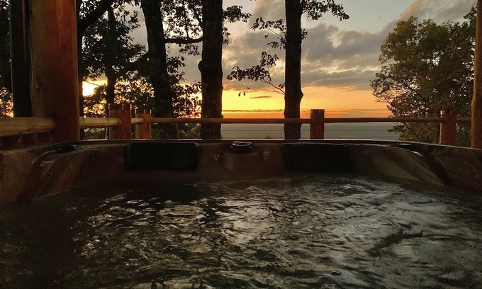 Valley Head Cabin | NEW Owl and Moon Romantic Cabin Majestic Views for Miles Fireplace and Hottub