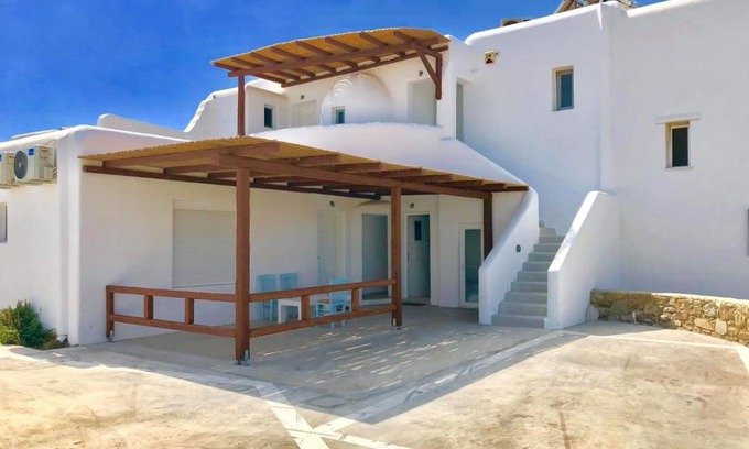 Glastros Apartment | New Paradise