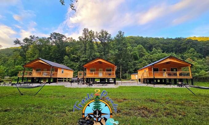 Matewan Cabin | NEW PARADISE RETREAT - Hatfield Mccoy Trails - Rent 1-3 Cabins, Sleep up to 18