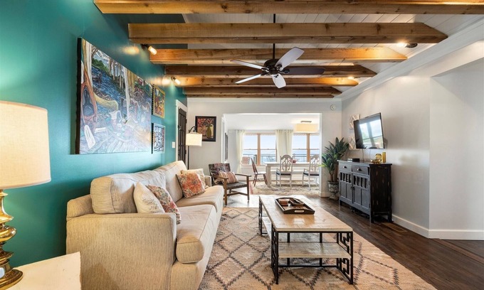 Lookout Mountain House | NEW! Peach Bluff House | Hot Tub | Gorgeous Mtn Views! | 3 Bed, 2 Bath