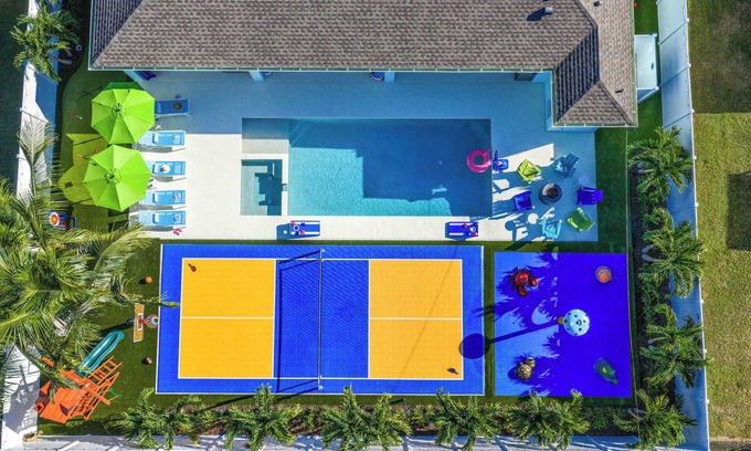 Bradenton House | NEW! Private Splash Pad, Pickleball, Pool, Hot Tub