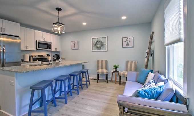 The Point Apartment | NEW! Renovated 2 Bed 2 Bath Apartment Downtown