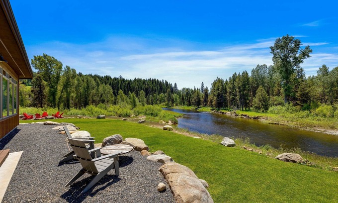 McCall House | New! Rivers Bend - Riverfront - Clubhouse w/gym, sauna, pool, hot tub