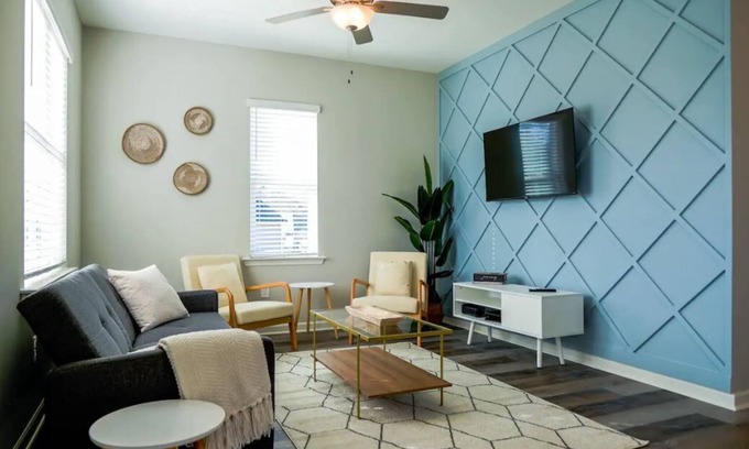 Durham House | NEW! Scandinavian Cottage in Duke~King Bed