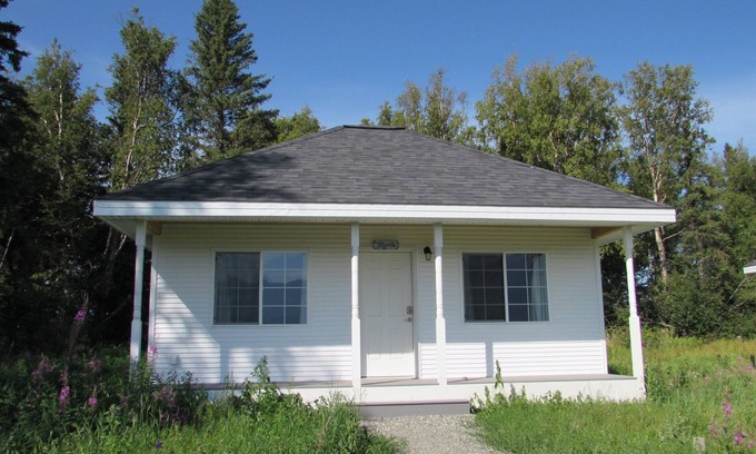 Palmer House | NEW Self contained- Beautiful Mt. View- Bungalow