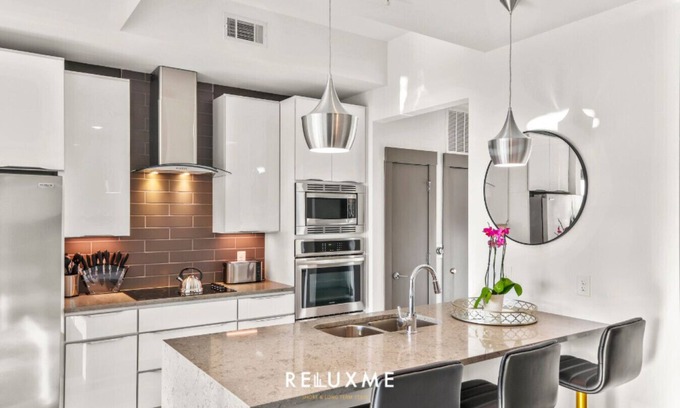 Second Ward Apartment | NEW Skyline Escape | A Reluxme High-Rise Experience🏙️