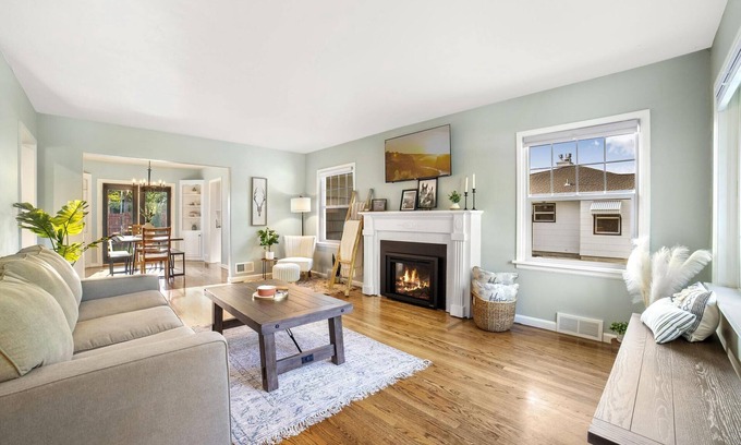 Twin Falls House | NEW spacious 4br 2ba Central Twin Falls Home SLEEPS 12