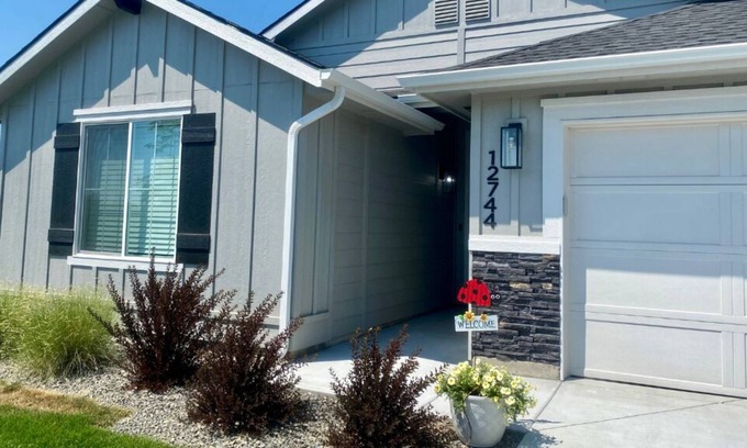 Boise House | New Spacious, Beautiful, and Conveniently-located Boise Home