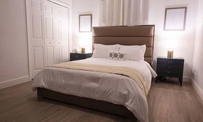 North Miami Beach Apartment | NEW STAR 1/Fantastic Place & family oriented located mns away from the beaches.