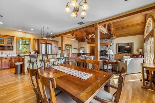 Tamarack Resort House | New! Steelhead Chalet 23 - Tamarack Resort - Deck - Garage - WiFi - Hot tub