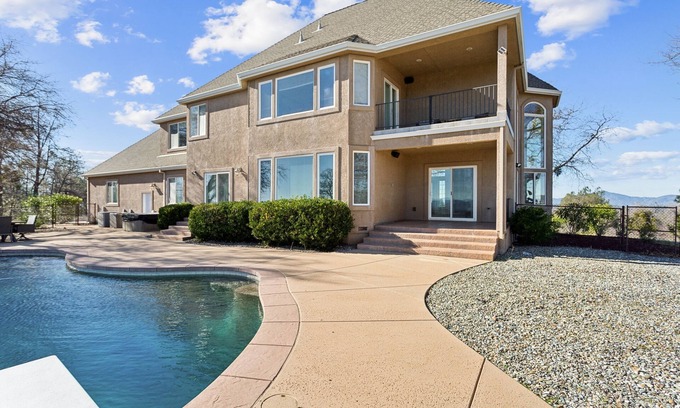 Bella Vista Villa | NEW! Stunning Mountain Retreat with Unmatched Views