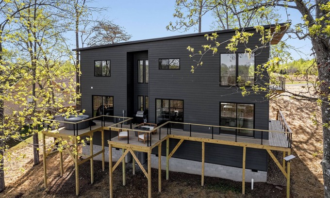 Sparta House | NEW! The Panorama Overlooking Center Hill Lake