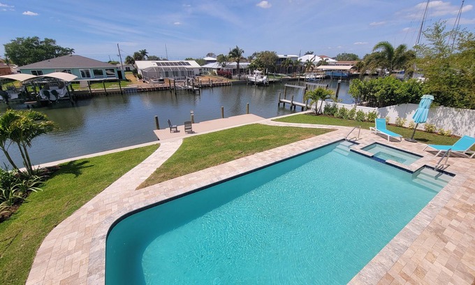 Bay Colony House | NEW! The Pearl in Palmetto Waterfront with a Pool and Dock