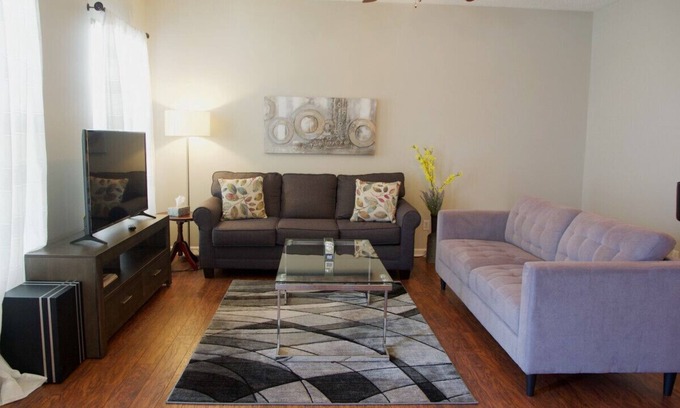 Greer House | NEW!!! THE SIMPLE ORCHID - MINUTES TO PELHAM ROAD AND GSP!!