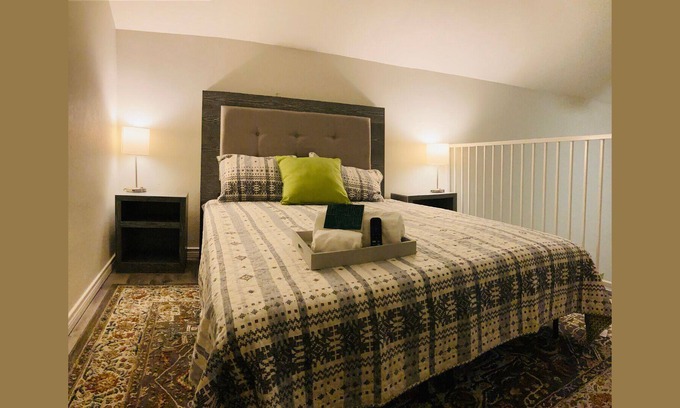 Western Division House | ★ NEW Tiny-Home in Central Laredo!