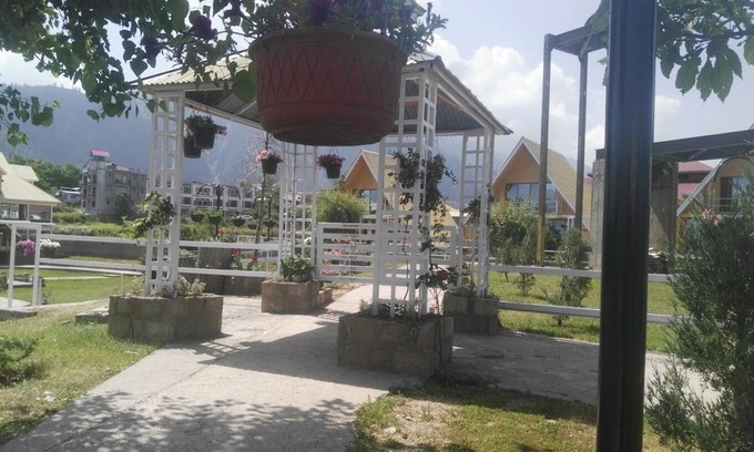 Shogran Hotel | New Tourist Inn