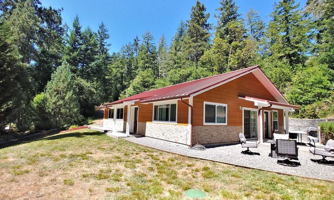 Hiouchi Cabin | New Vacation Rental in the Redwood Forest!