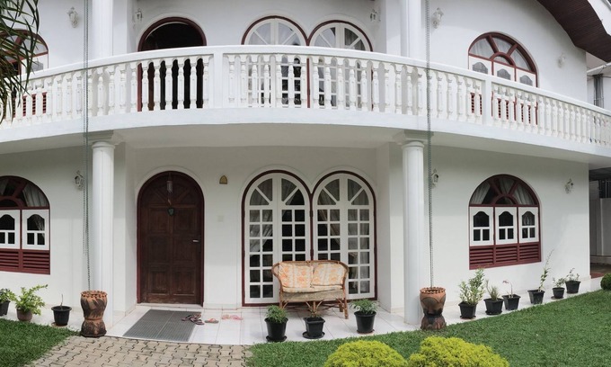 Aluthgama House | New White House