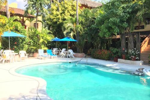 Playa la Madera Apartment | Newer & Roomy w/2 Pools. No Car Needed. Beaches, Restaurants & Shopping W/I walking distance. Taxis and buses abundant for reasonable price if needed