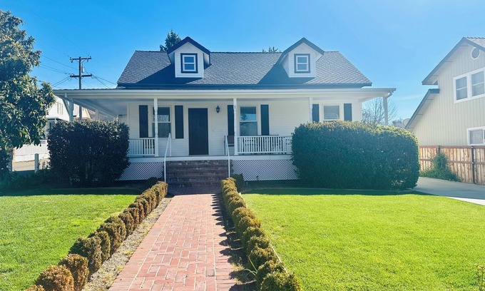 Sutter Creek House | Newley remodeled house one block from Central Main Street