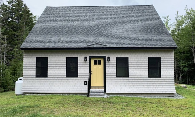 Mount Desert House | Newly built and fresh vacation home tucked in the woods of Mount Desert.