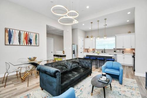 Brookhollow House | Newly Built & Gated 2 Story Gem in Houston Heights near Airport